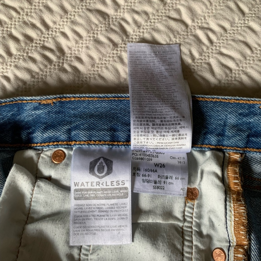Levis Shorts - Picture 3 of 3